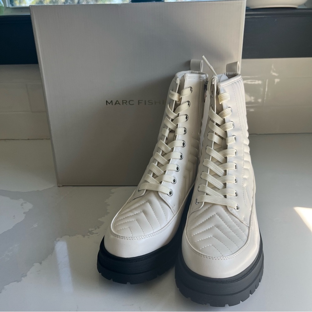 Marc Fisher Quilted Faux Leather Pierce Ivory Combat Boot Women’s Sz 8 Med BNWB - Picture 3 of 10